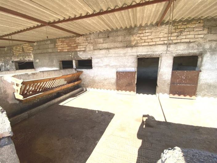 Image No.28-5 Bed Property for sale