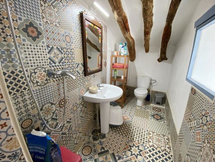 Image No.26-3 Bed Property for sale