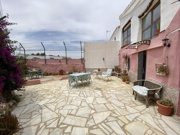 Image No.32-3 Bed Property for sale