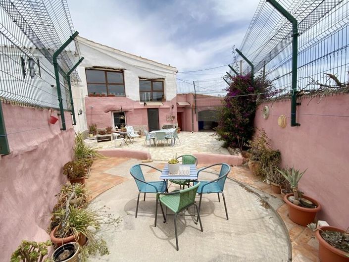 Image No.34-3 Bed Property for sale