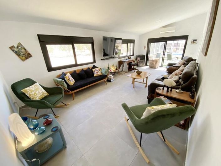 Image No.10-4 Bed Property for sale