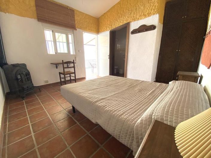 Image No.29-6 Bed Property for sale