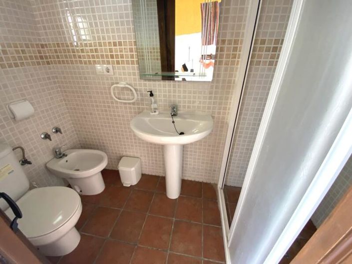 Image No.30-6 Bed Property for sale