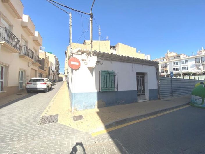 Image No.2-3 Bed Property for sale