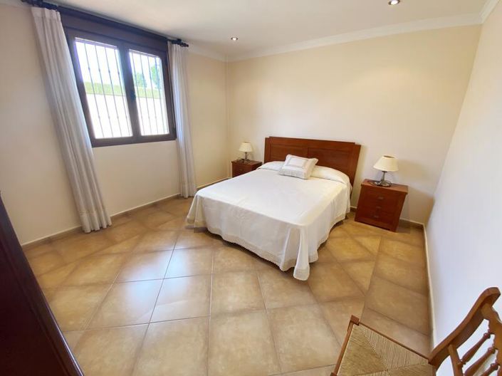 Image No.26-4 Bed Villa for sale