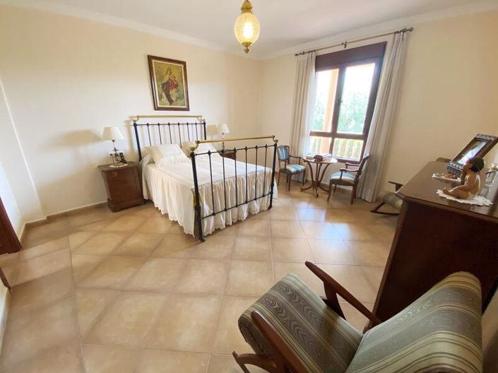 Image No.12-4 Bed Villa for sale