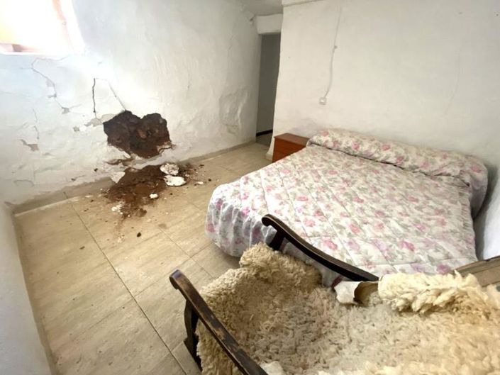 Image No.13-3 Bed Property for sale