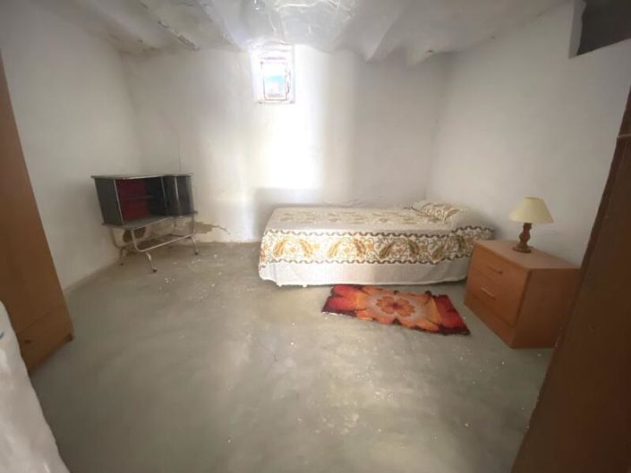 Image No.15-3 Bed Property for sale