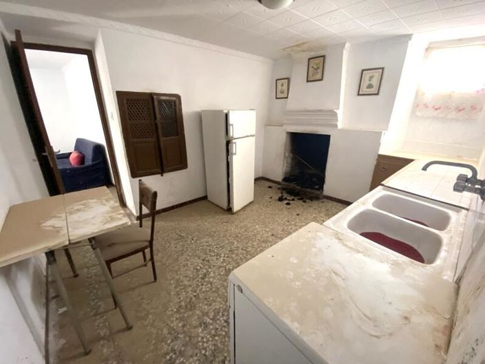 Image No.17-3 Bed Property for sale