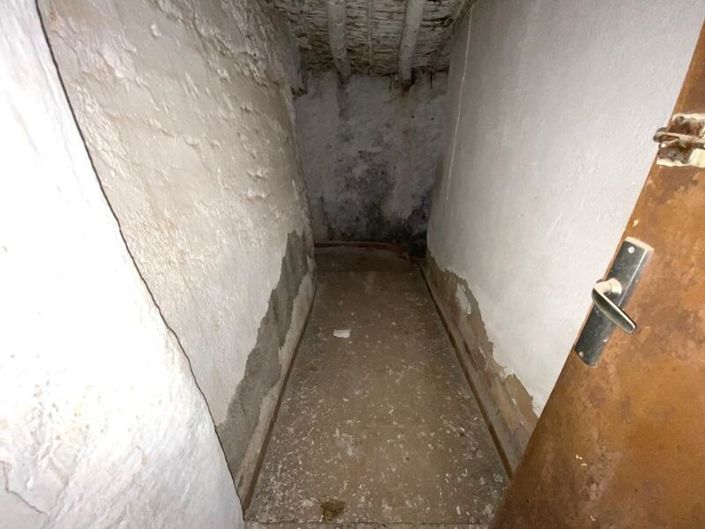 Image No.18-3 Bed Property for sale