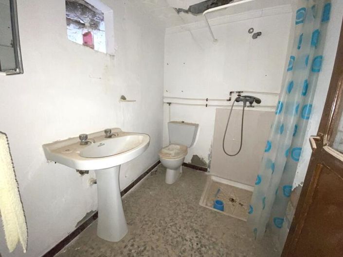 Image No.20-3 Bed Property for sale