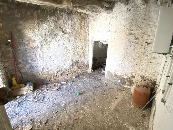 Image No.22-3 Bed Property for sale