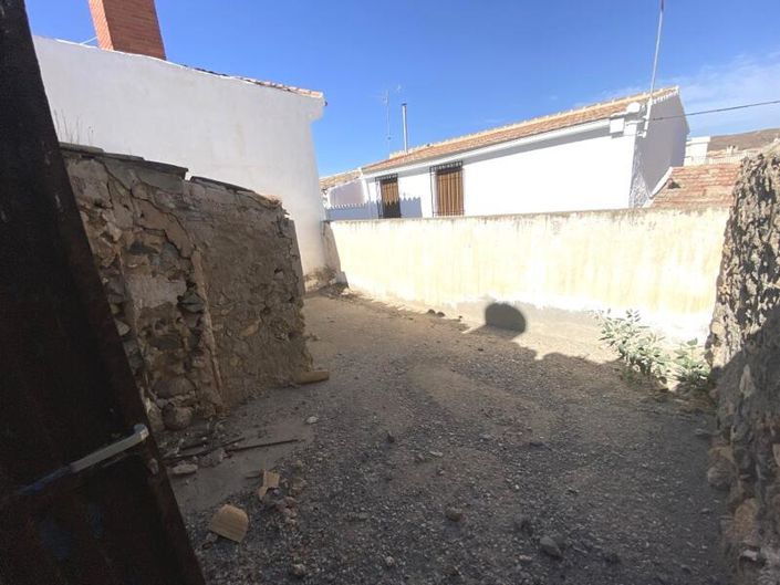 Image No.25-3 Bed Property for sale