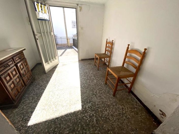 Image No.8-3 Bed Property for sale