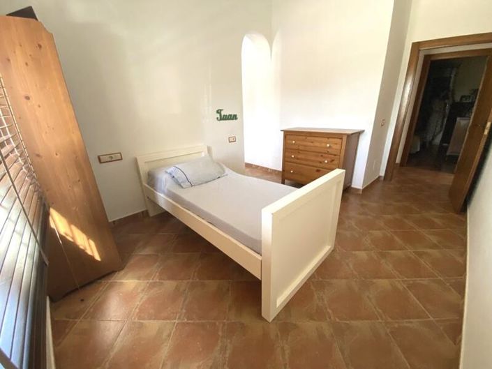 Image No.12-4 Bed Property for sale