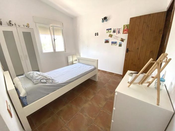 Image No.13-4 Bed Property for sale