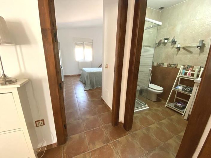 Image No.15-4 Bed Property for sale