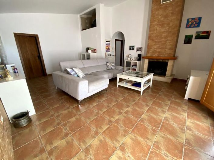 Image No.20-4 Bed Property for sale