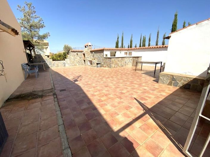 Image No.25-4 Bed Property for sale