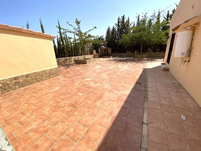 Image No.26-4 Bed Property for sale