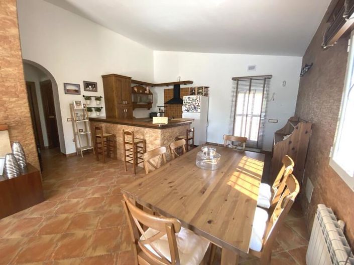 Image No.5-4 Bed Property for sale