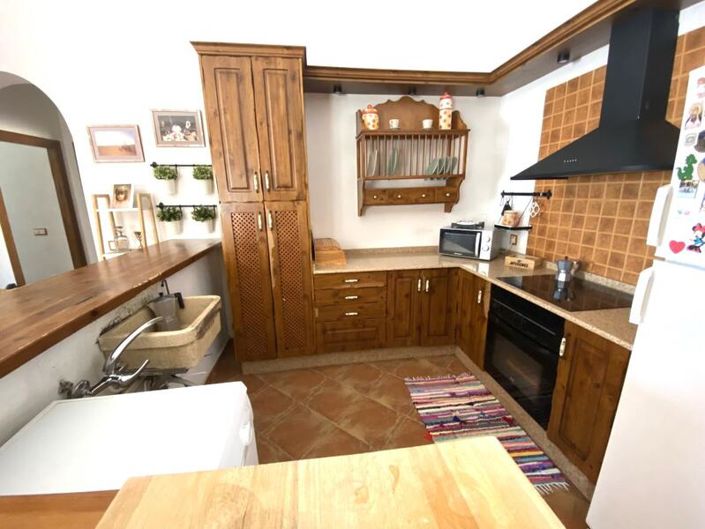 Image No.7-4 Bed Property for sale