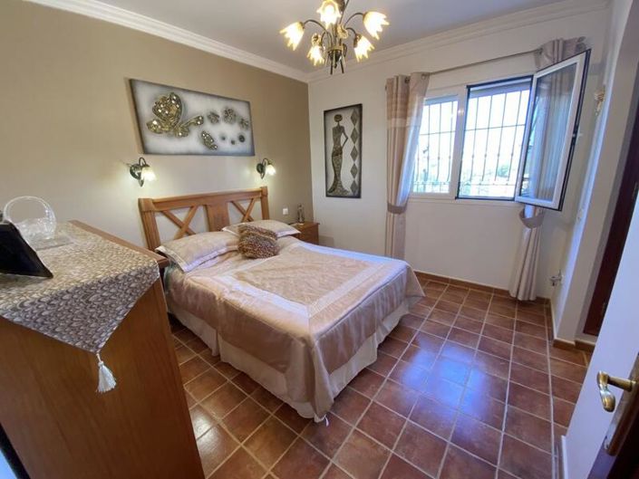 Image No.19-3 Bed Villa for sale