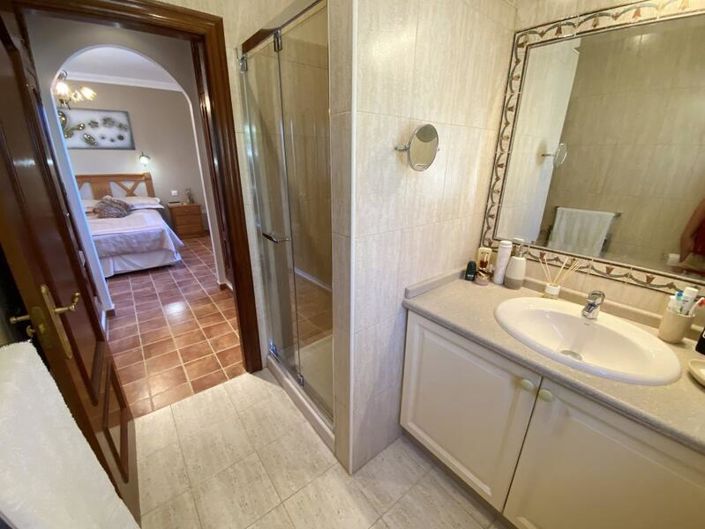 Image No.23-3 Bed Villa for sale