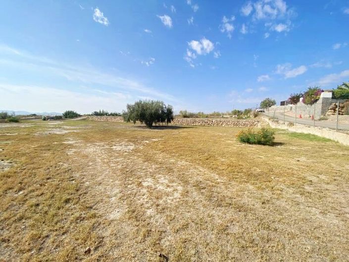 Image No.23-2 Bed Property for sale