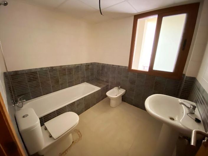 Image No.3-4 Bed Apartment for sale