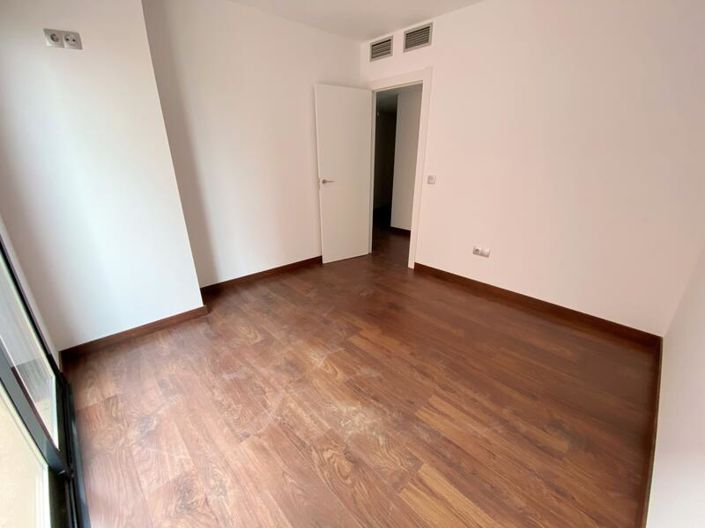 Image No.11-3 Bed Apartment for sale