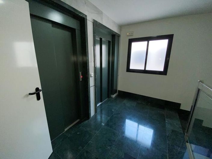 Image No.20-3 Bed Apartment for sale