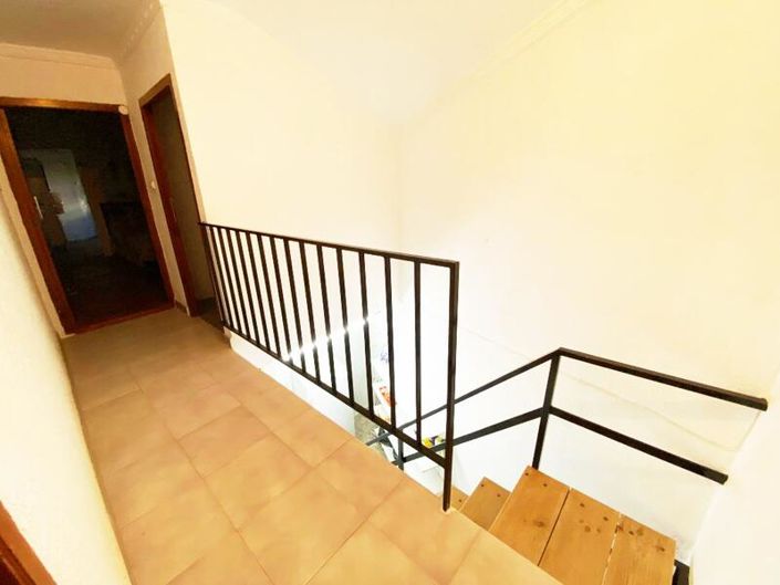 Image No.18-5 Bed Property for sale