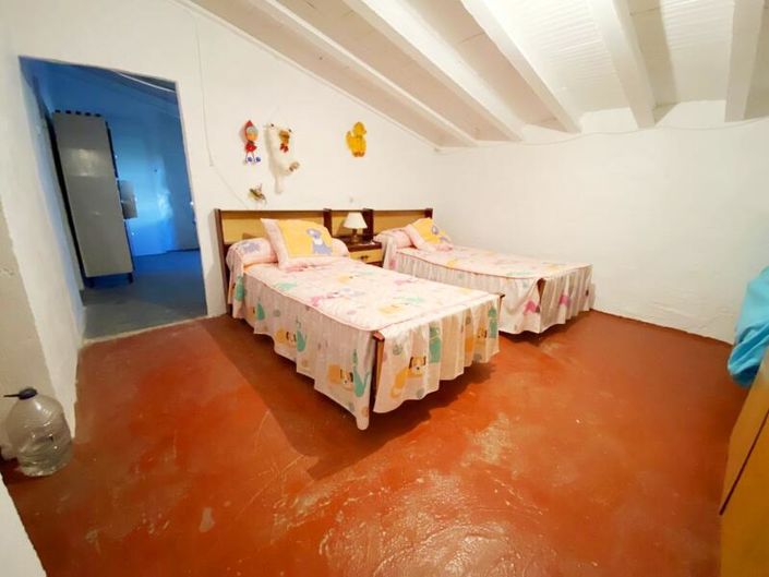 Image No.20-5 Bed Property for sale