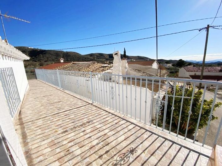 Image No.26-5 Bed Property for sale