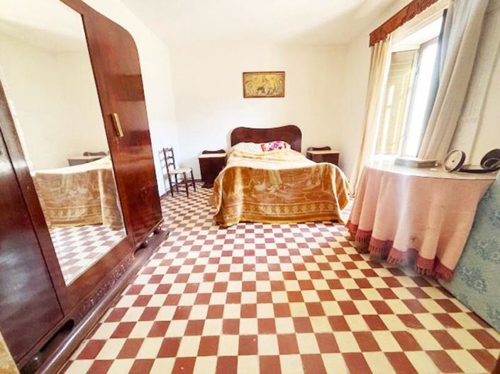 Image No.9-3 Bed Property for sale