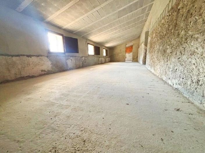 Image No.17-3 Bed Property for sale