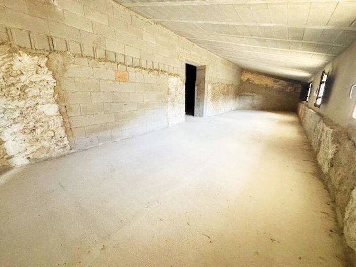 Image No.18-3 Bed Property for sale