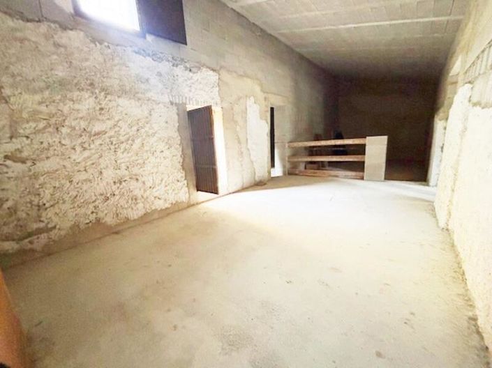 Image No.23-3 Bed Property for sale