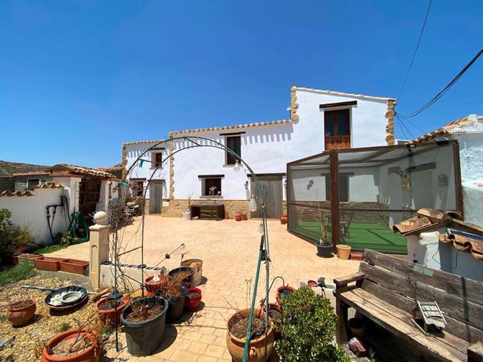 Image No.1-5 Bed Property for sale