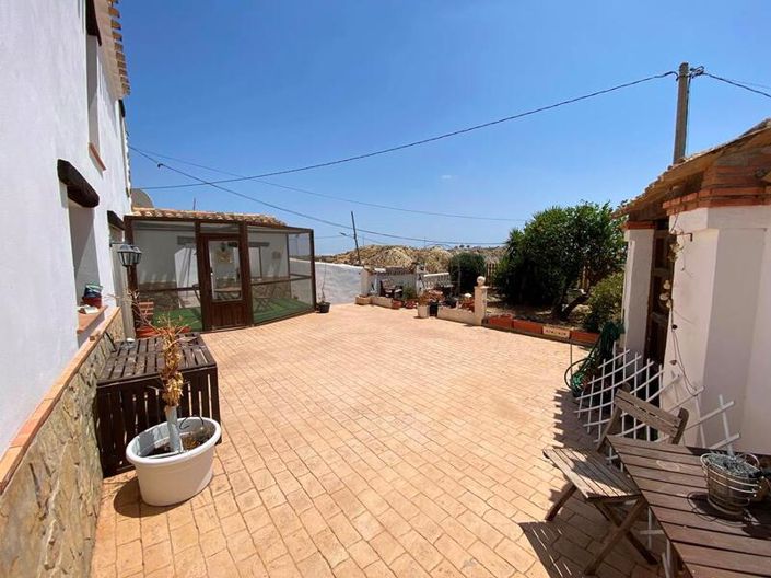 Image No.4-5 Bed Property for sale