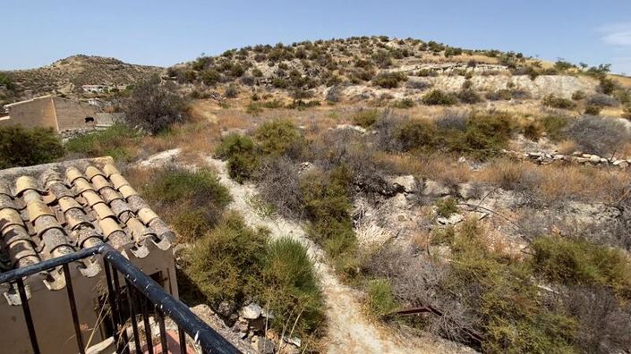 Image No.8-5 Bed Property for sale