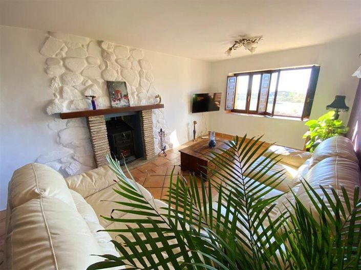 Image No.16-3 Bed Property for sale