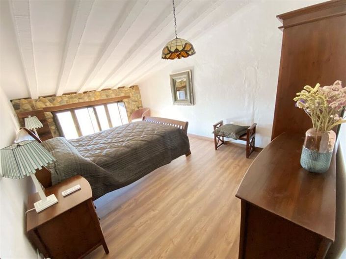 Image No.27-3 Bed Property for sale