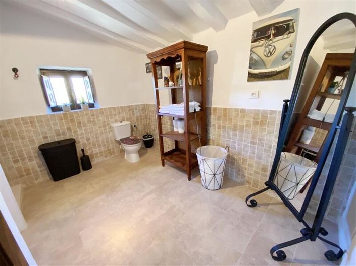 Image No.32-3 Bed Property for sale