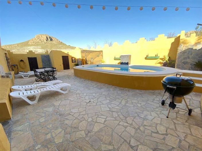 Image No.36-3 Bed Property for sale