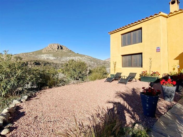 Image No.38-3 Bed Property for sale