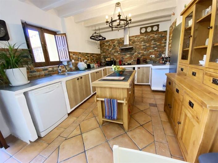 Image No.4-3 Bed Property for sale