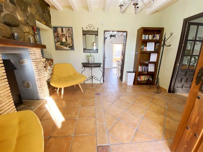 Image No.9-3 Bed Property for sale