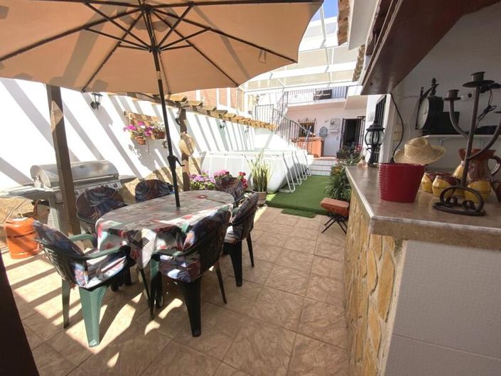 Image No.4-6 Bed Property for sale